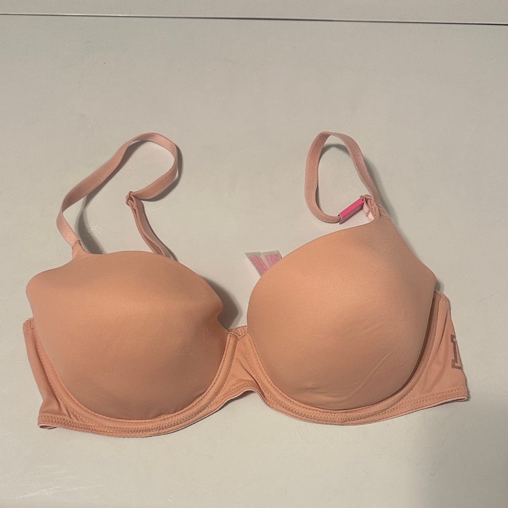 PINK Victoria's Secret wear everywhere lightly lined bra NWT